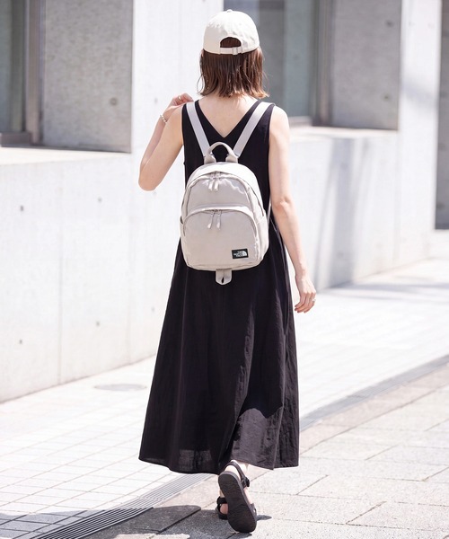 THE NORTH FACE(ザノースフェイス)の「【THE NORTH FACE/ザノースフェイス】TNF DAY PACK MINI / ミニ バックパック(バックパック/リュック・レディース・ブラック/ベージュ・FREE)」の6枚目の写真