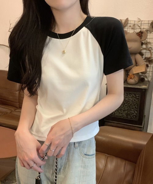 Girly Doll(ガーリードール)の「ラグランスリーブTシャツ(Tシャツ/カットソー・レディース・ダークグレー/ホワイト/グレー/ネイビー/ベージュ・FREE)」の1枚目の写真