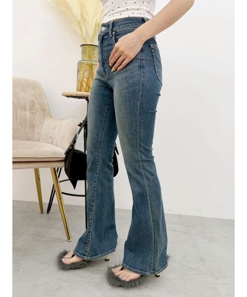 EVRIS（エヴリス）の「ヴィンテージライクストレッチフレアデニムパンツ（デニムパンツ・レディース・インディゴブルー/ライトブルー/ブラック・X-SMALL/MEDIUM/SMALL）」の12枚目の写真
