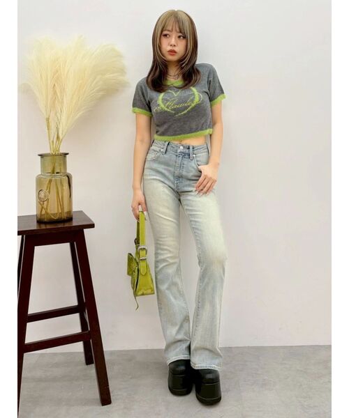 EVRIS（エヴリス）の「ヴィンテージライクストレッチフレアデニムパンツ（デニムパンツ・レディース・インディゴブルー/ライトブルー/ブラック・X-SMALL/MEDIUM/SMALL）」の20枚目の写真