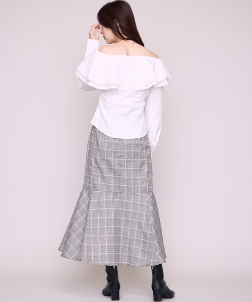 MISCH MASCH（ミッシュマッシュ）の「2026秋冬新作 アシンメトリーオフショルブラウス（シャツ/ブラウス・レディース・ベージュ/ホワイト/ブラック/ネイビー・ﾌﾘ-）」の7枚目の写真