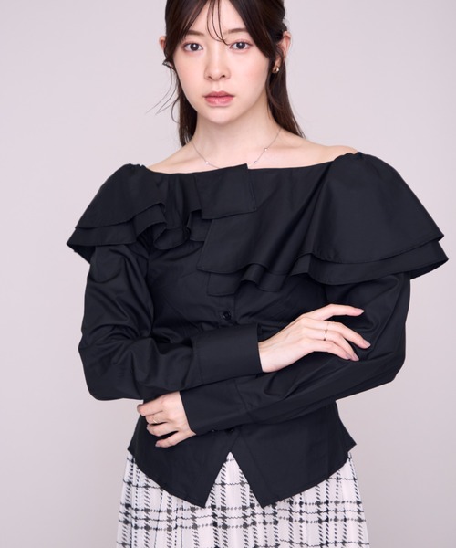 MISCH MASCH（ミッシュマッシュ）の「2026秋冬新作 アシンメトリーオフショルブラウス（シャツ/ブラウス・レディース・ベージュ/ホワイト/ブラック/ネイビー・ﾌﾘ-）」の18枚目の写真