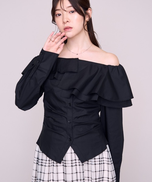 MISCH MASCH（ミッシュマッシュ）の「2026秋冬新作 アシンメトリーオフショルブラウス（シャツ/ブラウス・レディース・ベージュ/ホワイト/ブラック/ネイビー・ﾌﾘ-）」の9枚目の写真