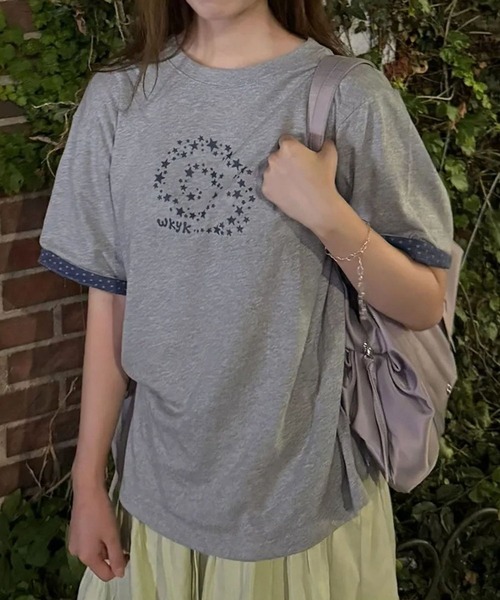 WaiKei(ワイケイ)の「【UNISEX】Wai Kei/スターレイヤードロールアップTシャツ(Tシャツ/カットソー・レディース・グレー/ブラック/ホワイト・MEDIUM/SMALL)」の3枚目の写真