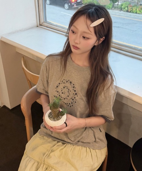 WaiKei(ワイケイ)の「【UNISEX】Wai Kei/スターレイヤードロールアップTシャツ(Tシャツ/カットソー・レディース・グレー/ブラック/ホワイト・MEDIUM/SMALL)」の8枚目の写真