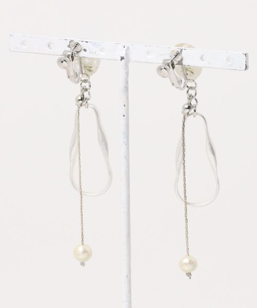 tone(トーン)の「【S.coeuf】【S.coeuf】金属アレルギー対応イヤリング 1粒のお花×チェーンとコットンパール(MA)(イヤリング・レディース・シルバー/ゴールド・FREE)」の10枚目の写真