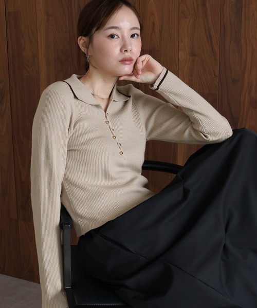 J by blue(ジェイバイブルー)の「バイカラースキッパーポロニット(ニット/セーター・レディース・ベージュ/ブラウン/チャコールグレー・MEDIUM)」の5枚目の写真