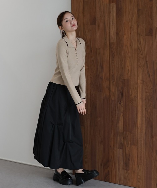 J by blue(ジェイバイブルー)の「バイカラースキッパーポロニット(ニット/セーター・レディース・ベージュ/ブラウン/チャコールグレー・MEDIUM)」の16枚目の写真