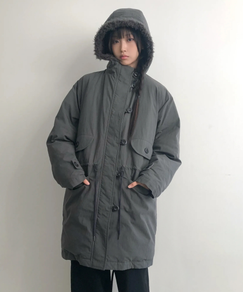 HUG YOUR SKIN(ハグユアスキン)の「中綿入りフィッシュテールダッフルパーカー(チャコール)(ダウンジャケット/コート・レディース・その他・FREE)」の1枚目の写真