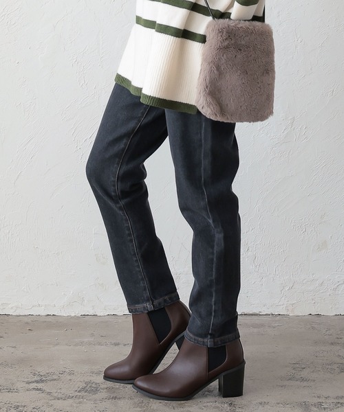 KOBE LETTUCE（コウベレタス）の「防水太ヒールサイドゴアブーツ（ブーツ・レディース・ブラック系その他2/ベージュ/ワインレッド/キャメル/ブラック系その他/ブラウン/グレイッシュベージュ/ベージュ系その他/ブラウン系その他/ベージュ系その他2/ブラック系その他4/ブラック系その他3/ブラック/ダークブラウン・LL/L/S/M/XL/3L）」の18枚目の写真