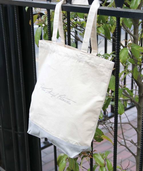 knock through abstraction(ノックスルーアブストラクション)の「【knock through abstraction/ノックスルーアブストラクション】sign logo tote/サインロゴ刺繍トート(トートバッグ・メンズ・ネイビー/グレー/ナチュラル/ブラック/その他1/その他2/その他4/その他3/その他5/レッド/その他6・FREE)」の7枚目の写真