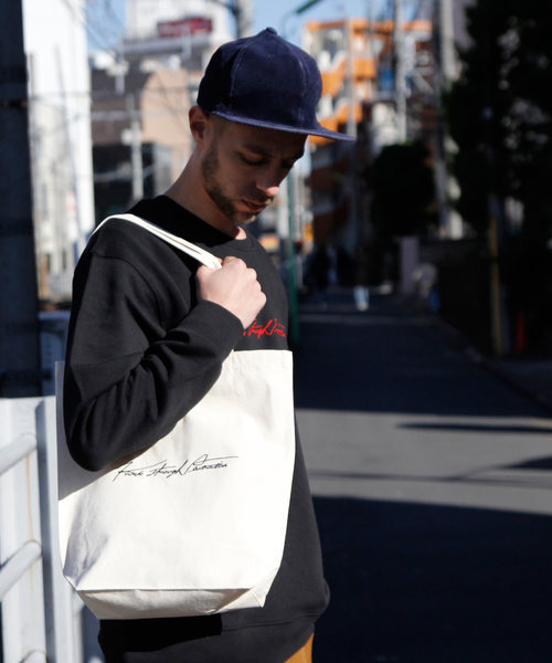 knock through abstraction(ノックスルーアブストラクション)の「【knock through abstraction/ノックスルーアブストラクション】sign logo tote/サインロゴ刺繍トート(トートバッグ・メンズ・ネイビー/グレー/ナチュラル/ブラック/その他1/その他2/その他4/その他3/その他5/レッド/その他6・FREE)」の4枚目の写真