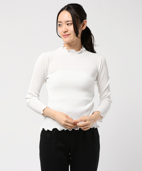 Kana(カナ)の「ボトルネックプリーツトップス(Tシャツ/カットソー・レディース・ホワイト/ブラック/ピンク/ブルー・M)」の2枚目の写真