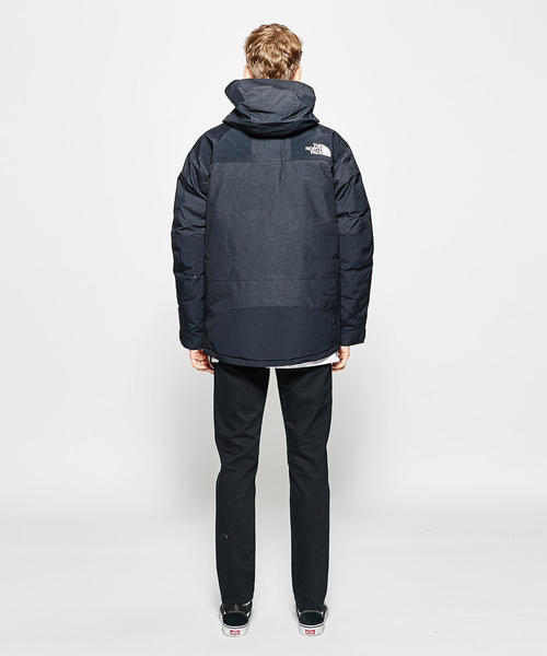 THE NORTH FACE（ザノースフェイス）の「＜THE NORTH FACE＞ MOUNTAIN DWN JKT/マウンテンダウンジャケット（ダウンジャケット/コート・メンズ・ダークグリーン/ブラック/イエロー・SMALL/MEDIUM/LARGE）」の17枚目の写真