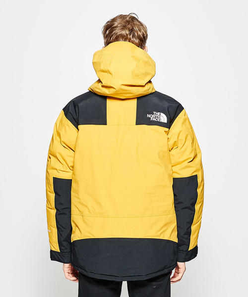 THE NORTH FACE（ザノースフェイス）の「＜THE NORTH FACE＞ MOUNTAIN DWN JKT/マウンテンダウンジャケット（ダウンジャケット/コート・メンズ・ダークグリーン/ブラック/イエロー・SMALL/MEDIUM/LARGE）」の9枚目の写真