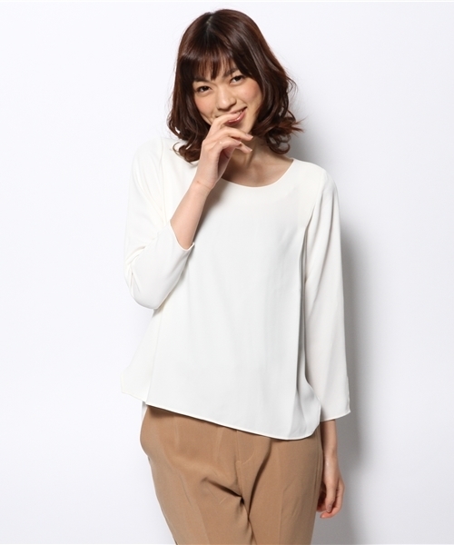 DouDou（ドゥドゥ）の「タックプリーツブラウス（シャツ/ブラウス・レディース・オフホワイト/ネイビー・FREE）」の4枚目の写真