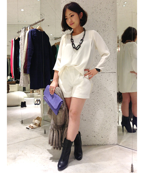 DouDou（ドゥドゥ）の「タックプリーツブラウス（シャツ/ブラウス・レディース・オフホワイト/ネイビー・FREE）」の3枚目の写真