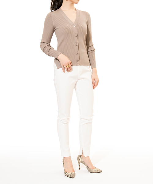 ESTNATION（エストネーション）の「ESTNATION / Vネックリブカーディガン（カーディガン/ボレロ・レディース・ライトベージュ/ブラック/ブラウン/オフホワイト/イエロー・38）」の12枚目の写真