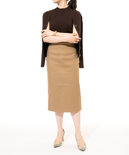 ESTNATION（エストネーション）の「ESTNATION / Vネックリブカーディガン（カーディガン/ボレロ・レディース・ライトベージュ/ブラック/ブラウン/オフホワイト/イエロー・38）」の16枚目の写真