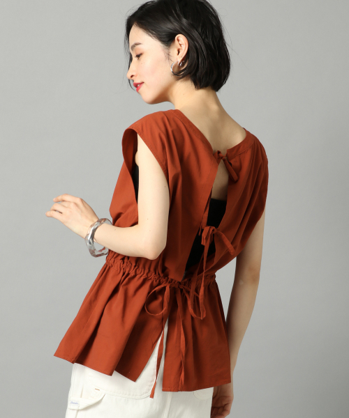 LOWRYS FARM（ローリーズファーム）の「バックリボンノースリーブ　837383（シャツ/ブラウス・レディース・ブラック/ベージュ/ブラウン・FREE）」の3枚目の写真