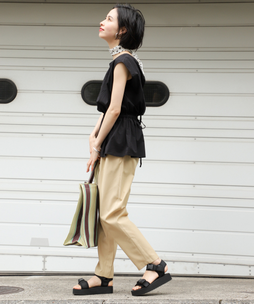 LOWRYS FARM（ローリーズファーム）の「バックリボンノースリーブ　837383（シャツ/ブラウス・レディース・ブラック/ベージュ/ブラウン・FREE）」の12枚目の写真