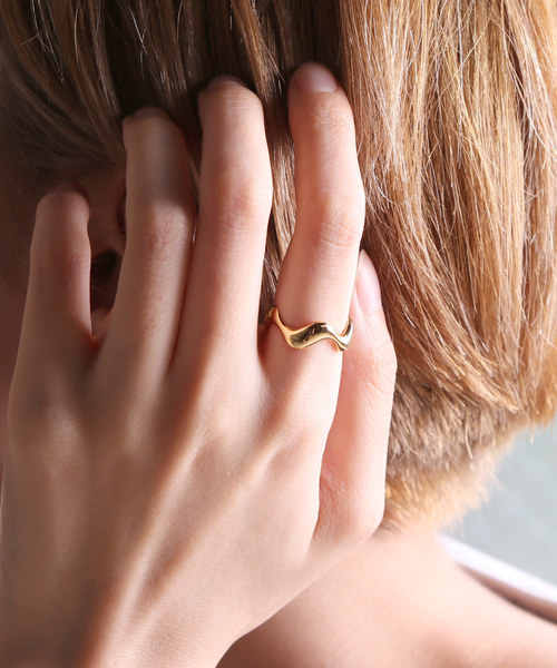 YArKA（ヤーカ）の「【YArKA/ヤーカ】silver925  tears wave ring[nwr]/涙モチーフ波リング シルバー925（リング・レディース・ゴールド/シルバー・#9/#11/#13/#15/#17/#19）」の5枚目の写真