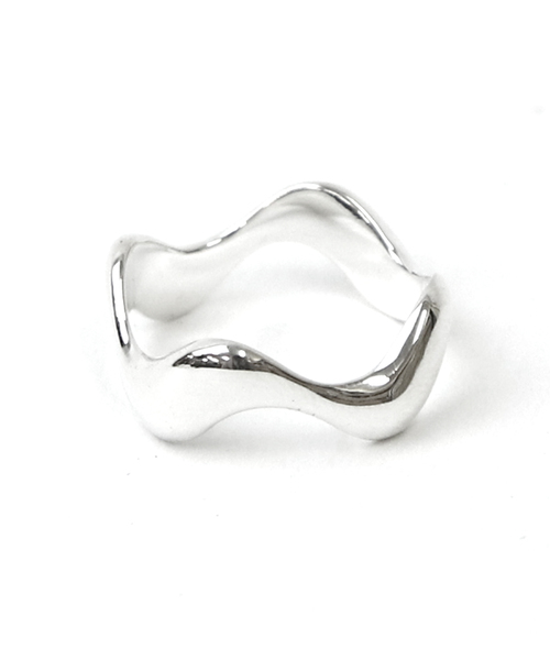 YArKA（ヤーカ）の「【YArKA/ヤーカ】silver925  tears wave ring[nwr]/涙モチーフ波リング シルバー925（リング・レディース・ゴールド/シルバー・#9/#11/#13/#15/#17/#19）」の4枚目の写真