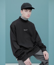 EMMA CLOTHES | スムースジャージー ハイネックロゴカットソー【ファッションインフルエンサーとっしー×EMMA CLOTHES 限定コラボ】(Tシャツ/カットソー)