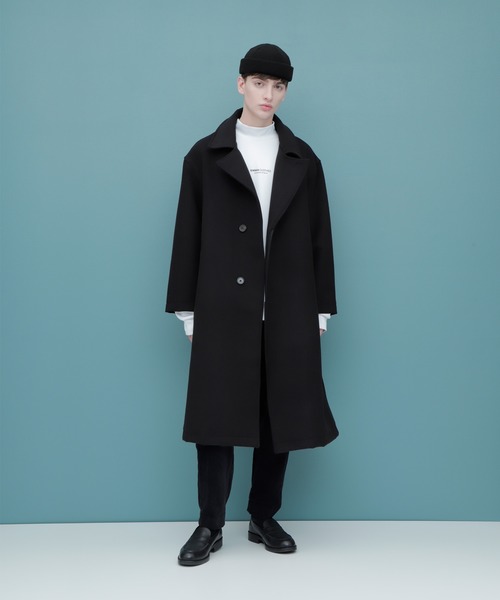 EMMA CLOTHES（エマクローズ）の「スムースジャージー ハイネックロゴカットソー【ファッションインフルエンサーとっしー×EMMA CLOTHES 限定コラボ】（Tシャツ/カットソー・メンズ・ホワイト/ブラック・M/L）」の12枚目の写真