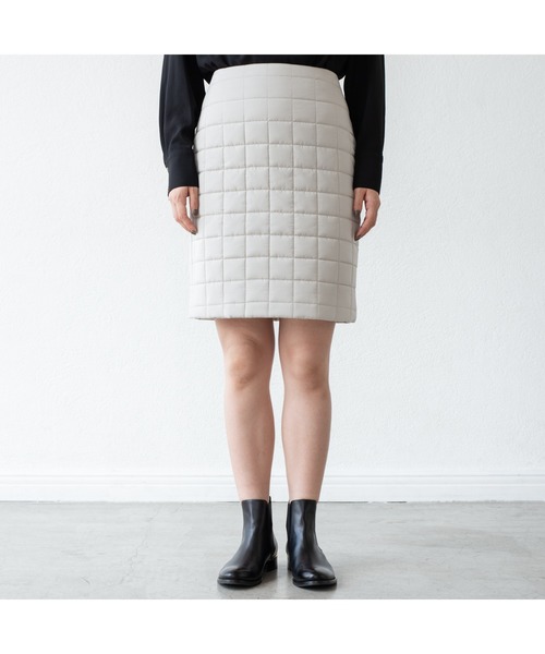 新品 BOTTEGA VENETA ホワイトキルティングミニスカート 新品 BOTTEGA VENETA ホワイトキルティングミニスカート