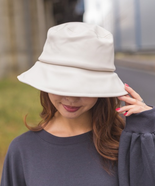 SpRay（スプレイ）の「フェイクレザーバケットハット（ハット・レディース・アイボリー/ブラック/ブラウン/ベージュ・FREE）」の2枚目の写真