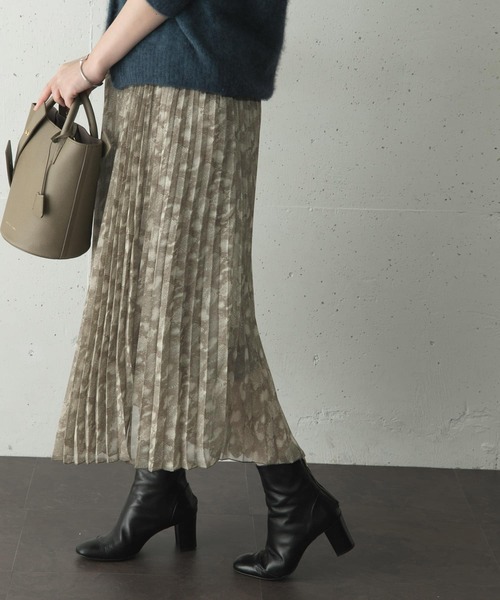 URBAN RESEARCH ROSSO（アーバンリサーチロッソ）の「スネークプリントプリーツスカート∴（スカート・レディース・ベージュ/グレー・FREE）」の2枚目の写真
