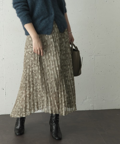 URBAN RESEARCH ROSSO（アーバンリサーチロッソ）の「スネークプリントプリーツスカート∴（スカート・レディース・ベージュ/グレー・FREE）」の7枚目の写真