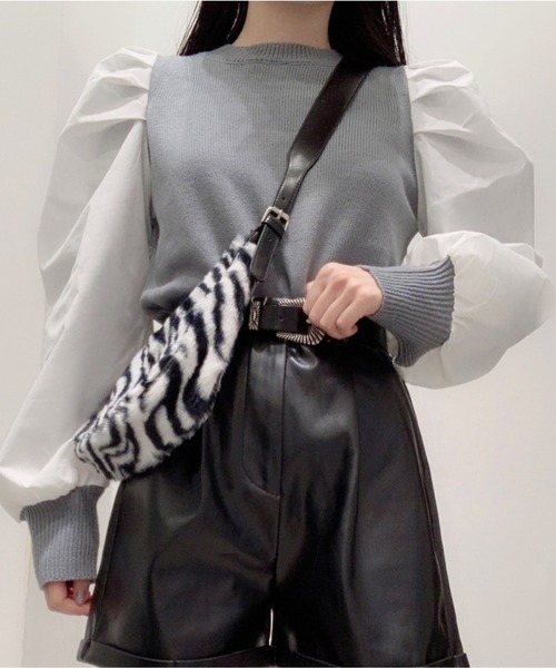 WEGO（ウィゴー）の「WEGO/パフギャザースリーブニット（ニット/セーター・レディース・ホワイト/ライトブラウン/ブラック系その他/サックスブルー・FREE）」の4枚目の写真