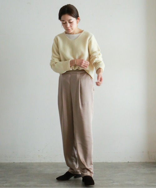NOMBRE IMPAIR(ノンブルアンペール)の「グロスサテン ストレートパンツ(その他パンツ・レディース・ベージュ/ネイビー/イエロー・FREE)」の14枚目の写真