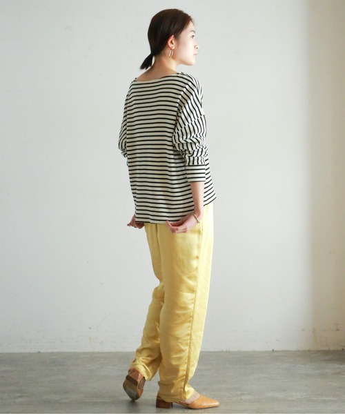 NOMBRE IMPAIR(ノンブルアンペール)の「グロスサテン ストレートパンツ(その他パンツ・レディース・ベージュ/ネイビー/イエロー・FREE)」の18枚目の写真