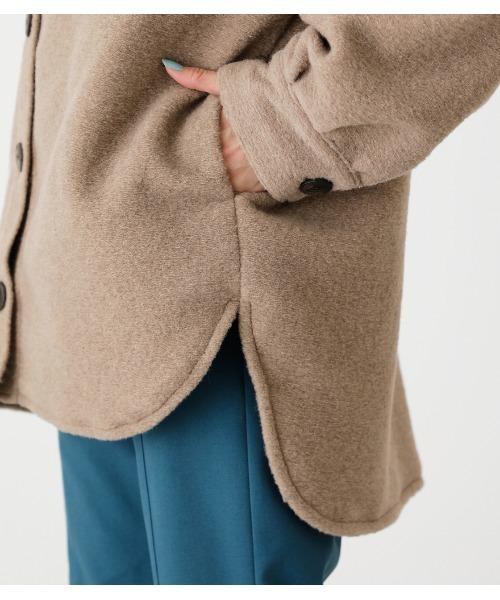 AZUL by moussy（アズールバイマウジー）の「BOUCLE LOOSE CPO JACKET/ブークレルーズCPOジャケット（ブルゾン・レディース・ダークベージュ/ライトカーキ/アイボリー・MEDIUM/SMALL）」の12枚目の写真