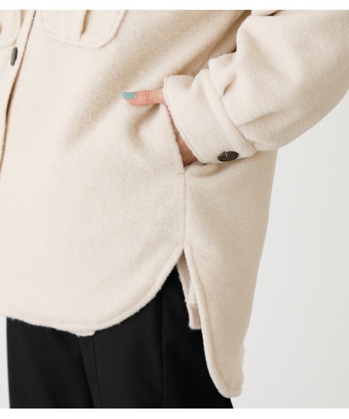 AZUL by moussy（アズールバイマウジー）の「BOUCLE LOOSE CPO JACKET/ブークレルーズCPOジャケット（ブルゾン・レディース・ダークベージュ/ライトカーキ/アイボリー・MEDIUM/SMALL）」の21枚目の写真