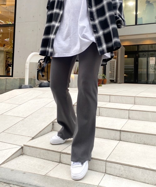 WHO'S WHO gallery（フーズフーギャラリー）の「リブダメージパンツ（スラックス・レディース・チャコールグレー/ブラック/グリーン/ベージュ系その他/ブルー/レッド/イエロー×グリーン/ライトグレー・FREE）」の13枚目の写真