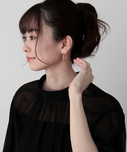 COCOSHNIK(ココシュニック)の「K10中空ひねりペアシェイプ フープピアス大(ピアス(両耳用)・レディース・ホワイト系その他7・00)」の10枚目の写真