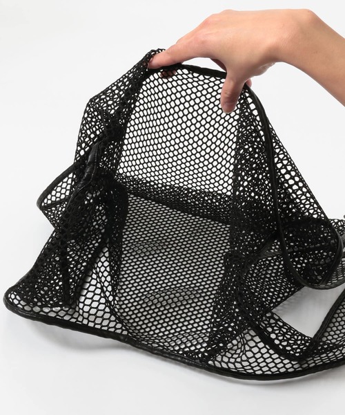 KBF+（ケービーエフプラス）の「KBF+　メッシュBIGショルダーBAG（ショルダーバッグ・レディース・ブラック/ホワイト系その他・ONE）」の11枚目の写真