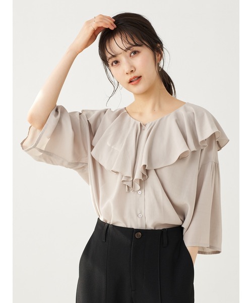 earth music&ecology(アースミュージックアンドエコロジー)の「【WEB限定】ラッフル衿ブラウス *(シャツ/ブラウス・レディース・オフホワイト/ピンクベージュ/ドット/グレイッシュベージュ/ブラック系その他5・FREE)」の14枚目の写真