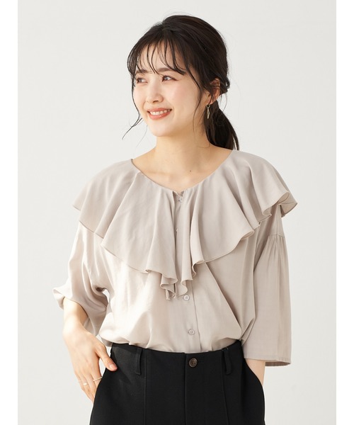 earth music&ecology(アースミュージックアンドエコロジー)の「【WEB限定】ラッフル衿ブラウス *(シャツ/ブラウス・レディース・オフホワイト/ピンクベージュ/ドット/グレイッシュベージュ/ブラック系その他5・FREE)」の18枚目の写真