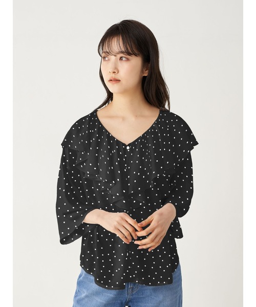 earth music&ecology(アースミュージックアンドエコロジー)の「【WEB限定】ラッフル衿ブラウス *(シャツ/ブラウス・レディース・オフホワイト/ピンクベージュ/ドット/グレイッシュベージュ/ブラック系その他5・FREE)」の16枚目の写真