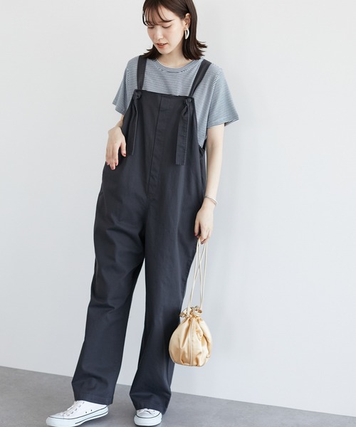 Green　Parks（グリーンパークス）の「ワイドストレートオーバーオール＊（サロペット/オーバーオール・レディース・チャコールグレー/カーキ/ナチュラル・FREE）」の2枚目の写真
