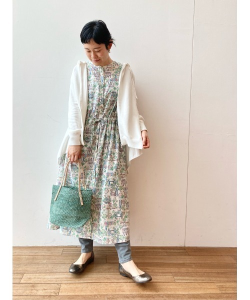 定価3.7 BEARDSLEY 大人のおしゃれ手帖掲載 プリントマキシワンピース BEARDSLEY（ビアズリー）の「プリントギャザーマキシワンピース