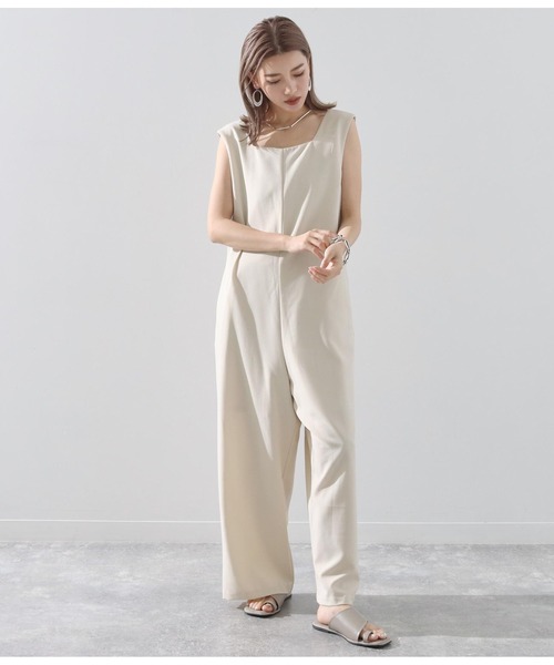 Alluge（アルージュ）の「後ろタックデザインコンビネゾン（つなぎ/オールインワン・レディース・グレイッシュベージュ/ライトベージュ/ブラック・FREE）」の3枚目の写真