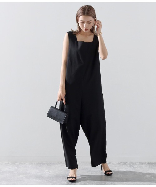 Alluge（アルージュ）の「後ろタックデザインコンビネゾン（つなぎ/オールインワン・レディース・グレイッシュベージュ/ライトベージュ/ブラック・FREE）」の2枚目の写真