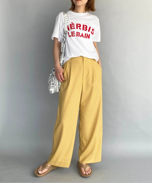 PICCIN（ピッチン）の「レギュラーフィットフロッキーロゴTシャツ（HERBIS）（Tシャツ/カットソー・レディース・ホワイト/チャコールグレー/ベージュ・M）」の4枚目の写真