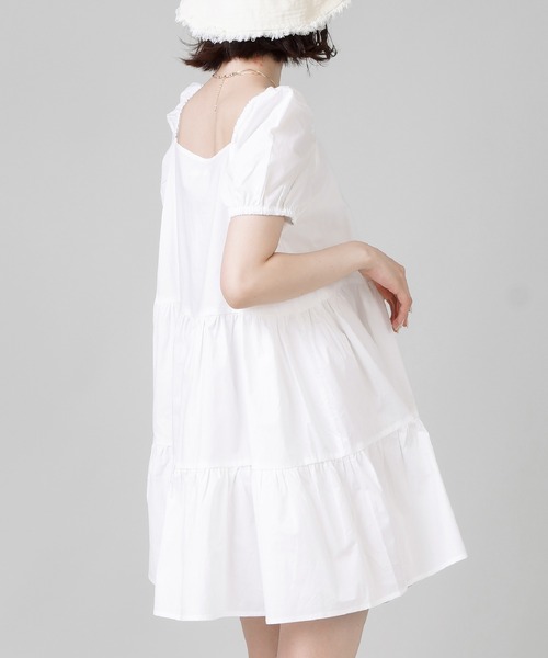 SPINNS（スピンズ）の「スクエアネックティアードワンピース（ワンピース・レディース・ホワイト/ブラック/パープル・ONESIZE）」の6枚目の写真